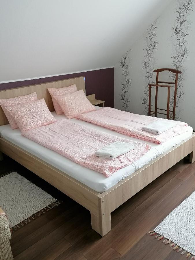 Fadora Apartman Тихань Экстерьер фото