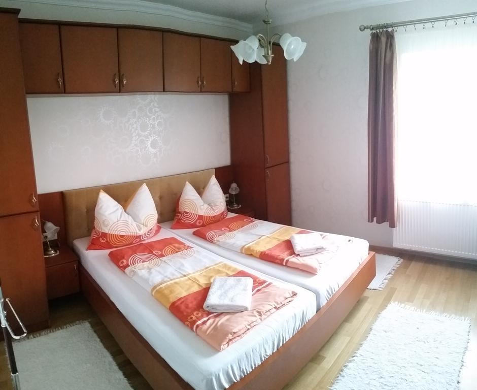Fadora Apartman Тихань Номер фото
