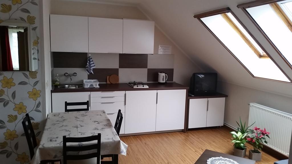 Fadora Apartman Тихань Номер фото